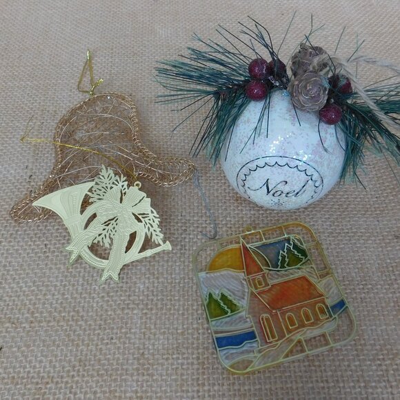 Mixed Lot Christmas Ornaments Gold Clear White Angels Nativity Set Bulbs Trees - Picture 5 of 6